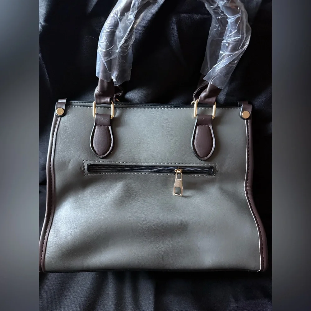 Elegant Gray Crocodile-Embossed Bag with Strap Wallet and Makeup or Addition bag